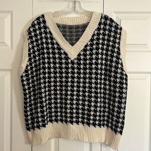 SHEIN Curve Women’s Size 2XL Black and White Houndstooth Sweater Vest H1